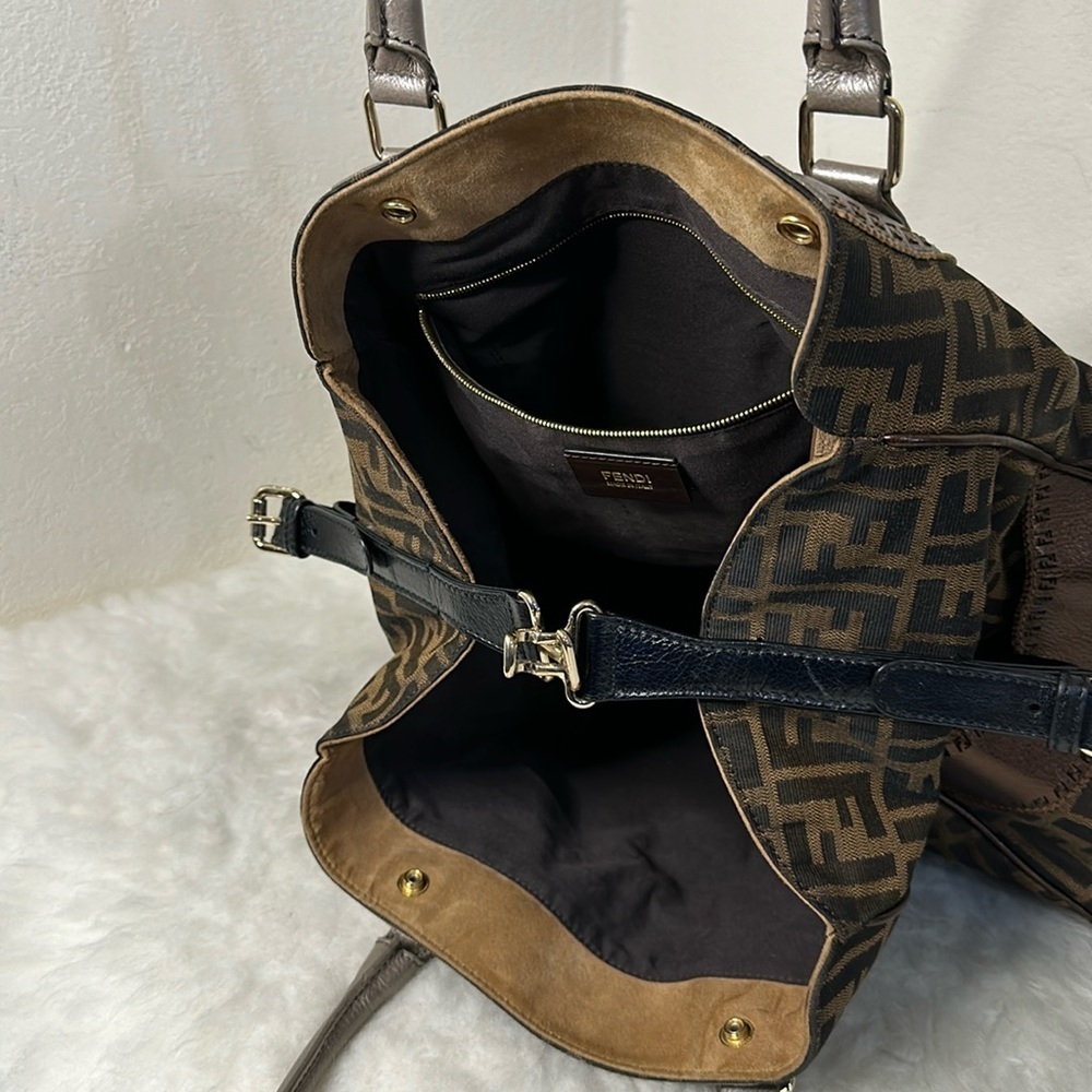 💯 Authentic Zucca Studded Bag De Jour🍀 - Picture 17 of 17